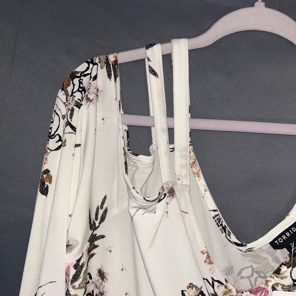 Torrid White Floral Cold Shoulder Strappy Balloon Sleeve Blouse Plus Size 2 2X - Picture 4 of 4